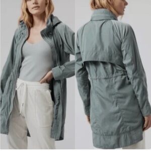 Athleta Drip Drop- Wind and Raincoat/ Medium/ Light olive green